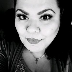 Meet your Posher, Yolanda